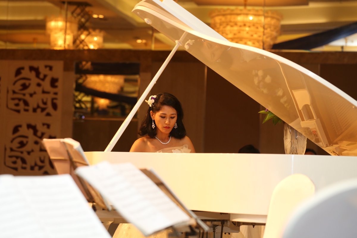 AnhRozman's tweet photo. #AnhRozman #Pianist played at #IntercontinentalHotel in #Hanoi #Vietnam https://t.co/alrAIYMwao