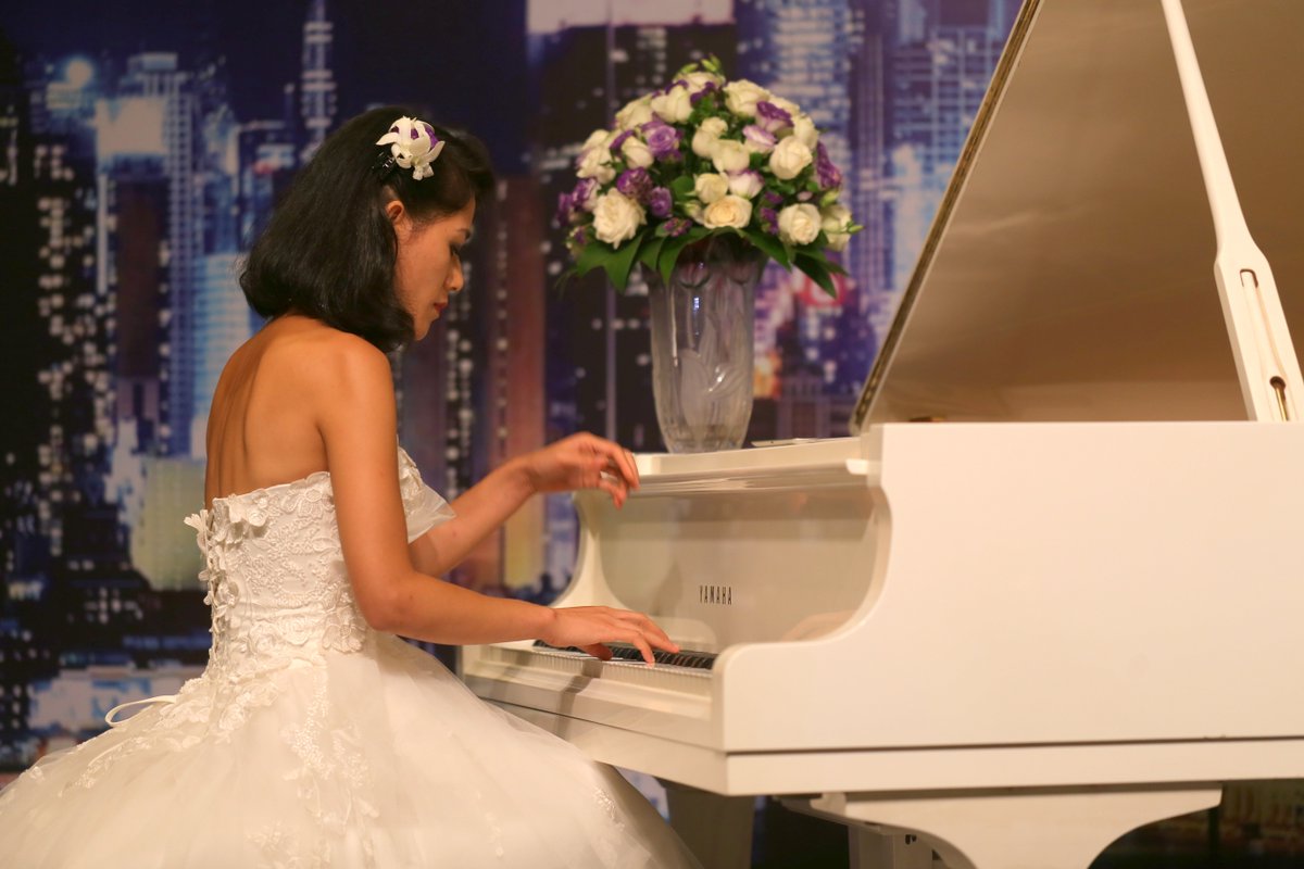 AnhRozman's tweet photo. #AnhRozman #Pianist played at #IntercontinentalHotel in #Hanoi #Vietnam https://t.co/alrAIYMwao