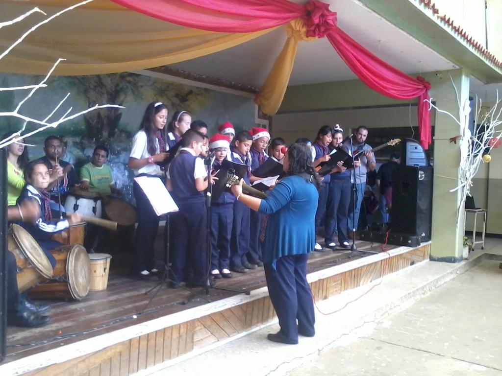 olgariano's tweet photo. @elsistema @nucleolagrita @EB_ALTOMATEO @CLIFPNER_599 Parrandón Navideño Municipal https://t.co/vnm5z6MLRi