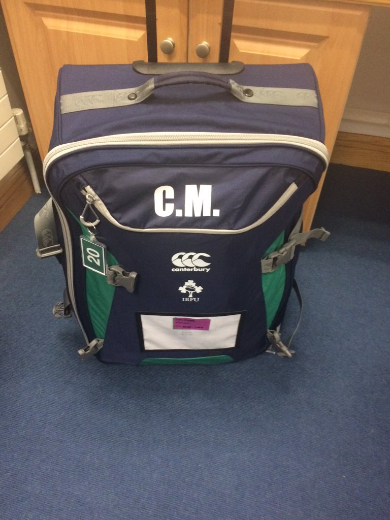 foleyag's tweet photo. Last of the gear collected for Fridays gear sale - #livelifefoundation @Munsterrugby @Munster_Jerseys @MRSC16 https://t.co/UO1Nfqdkcv