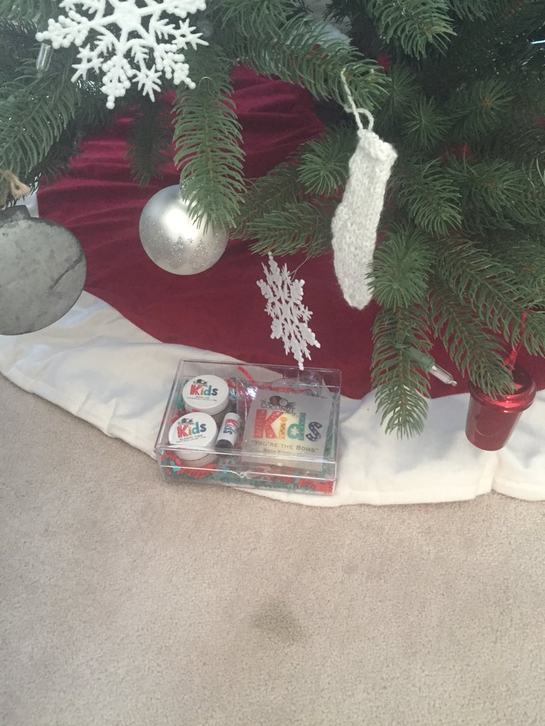 coconuttheory's tweet photo. Is that The Coconut Theory under your tree? Why yes it is! Give the gift of healthy living this Christmas! #giftidea https://t.co/cJ1NcJlP2U