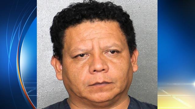 SAFETY ALERT: Davie man arrested after allegedly sexually assaulting middle school student. bit.ly/1TeUaoQ?utm_me… https://t.co/a1NAyU5jB7