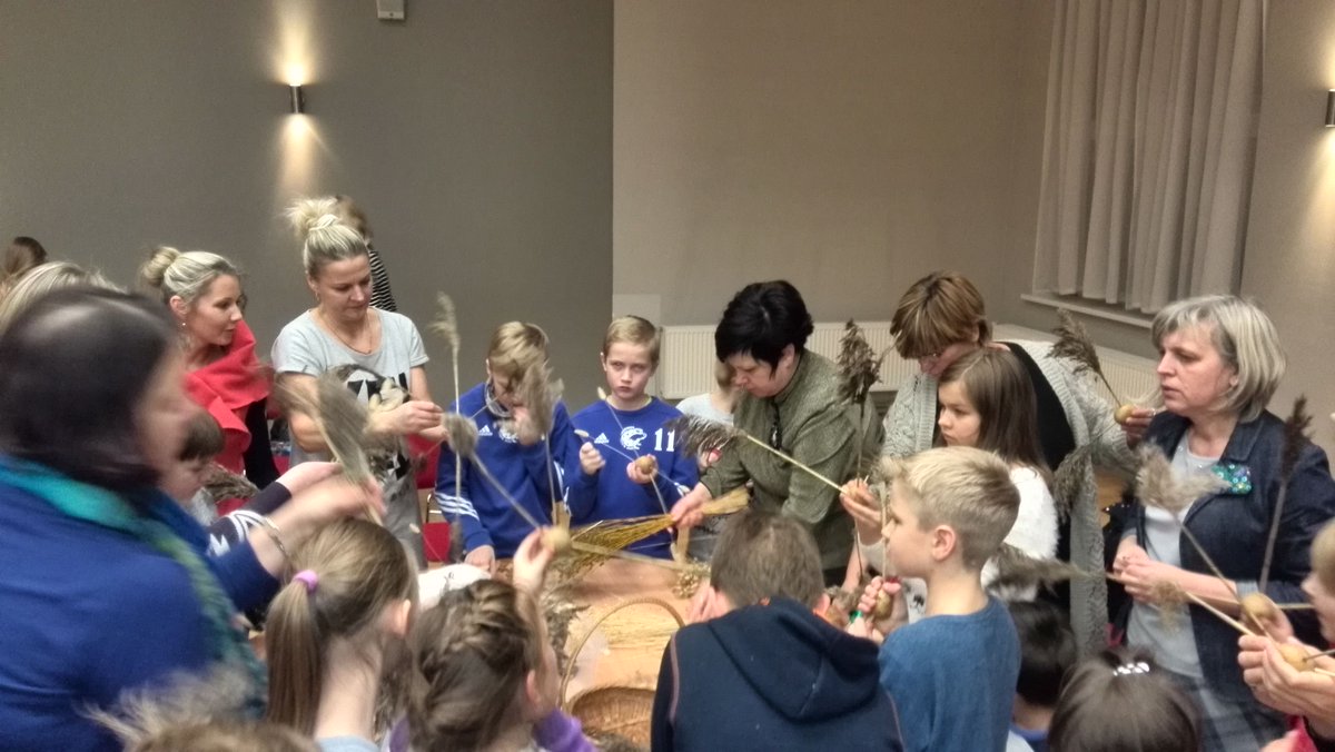 Sadarbības vakars vecākiem un bērniem <a href="/pamatskola/">Cēsu 2.pamatskola</a> gatavojoties Ziemassvētkiem.