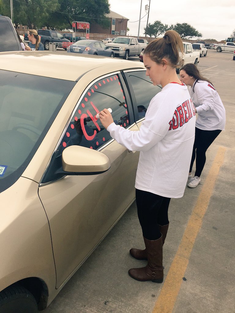 Lorena_cheer's tweet photo. Come see us at Brookshires! #Playoffs2015 #CarTagging #LeopardPride https://t.co/9hidZ4AcT2