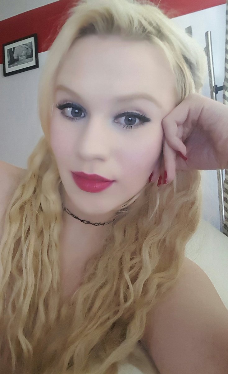 AllieAngelx2's tweet image. Back online!
CamSoda.com/danielleabotte 
😘💋❤