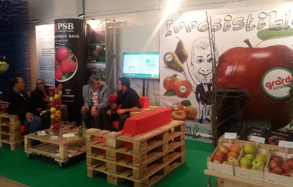 GrardIberia's tweet photo. Segundo dia de #SITEVI con la visita en el stand de #Grard del tecnico de #PSB https://t.co/TTJfRvss9Q