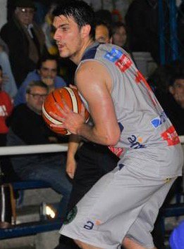 Te estaba buscando, por las calles gritando, con el coco tomando🎶🎶