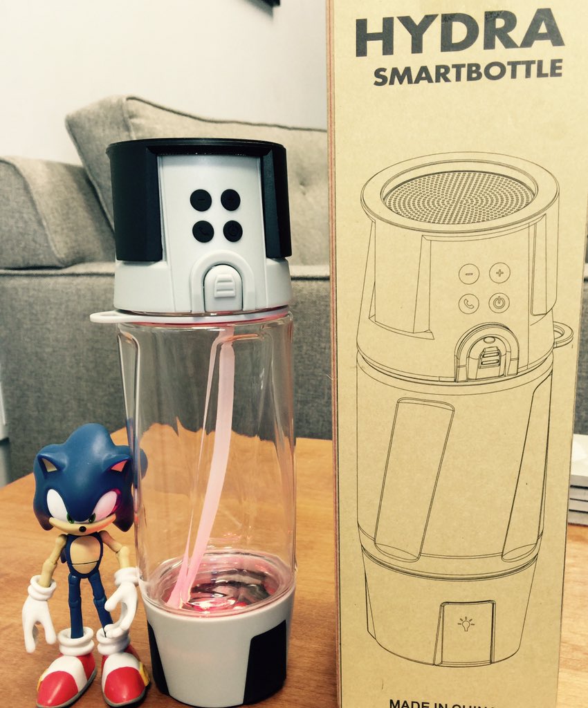 DmitriJohnson's tweet photo. #SonicTheHedgehog wins again! First to get his hands on the finished, &amp; if I may so myself, ultra sexy @HydraBottle! https://t.co/ow0IbfRFQe