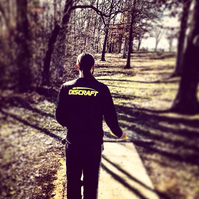 TrevorLee26860's tweet photo. Taking advantage of beautiful November weather in Kentucky! @DiscraftDG @DiscraftAceRace #Discraft #combatdiscgolf https://t.co/TiaET0ByGP