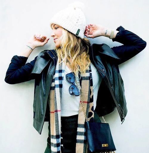 Happy Birthday to the amazing actress and person Katie Cassidy! hope she is having a lovely day!! <3 