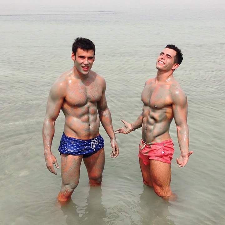 inkhame's tweet photo. Juego sucio... ummm #bulto #bulge #underwear https://t.co/bs82oTLoZD