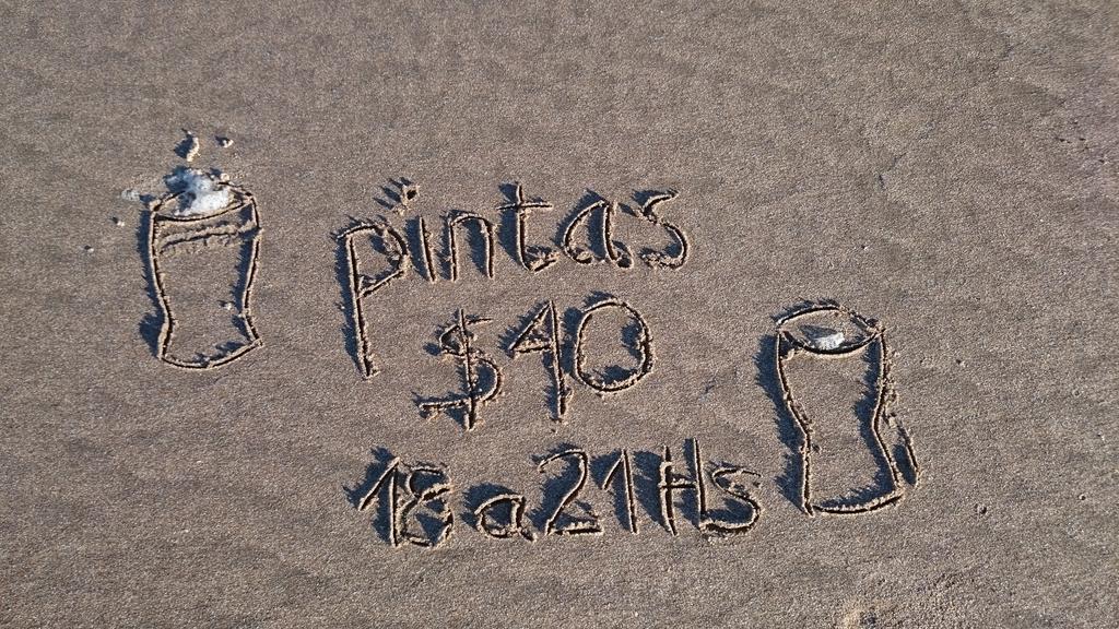 Tremenda tarde para unas artesanales hay Scotch, Honey e Ipa.. Vos cual vas a pedir???