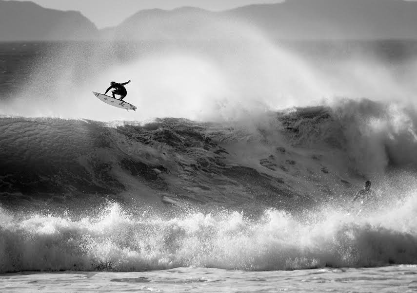 NeffHeadwear's tweet photo. Even @koloheandino's kickouts look amazing. #NeffSurf somewhere in Mexico.
Photo: Nick Liotta https://t.co/HwNFGjGYFX