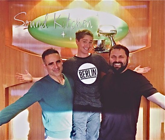 SoundKitch's tweet image. Cartooners at play @SoundKitch @SamVincent71 @travisturner87 @BrianDrummondVO #berlin #sunnyvancouver