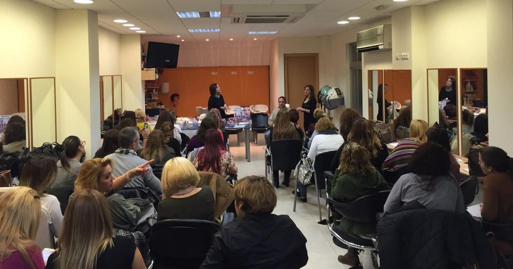 KatyNavarro_'s tweet photo. Jornada  @Covermark_Esp #Maquillajecorrector y de alta calidad para cualquier evento. @Asocpeluqueros @mayca_campoy https://t.co/O4homvs1xj
