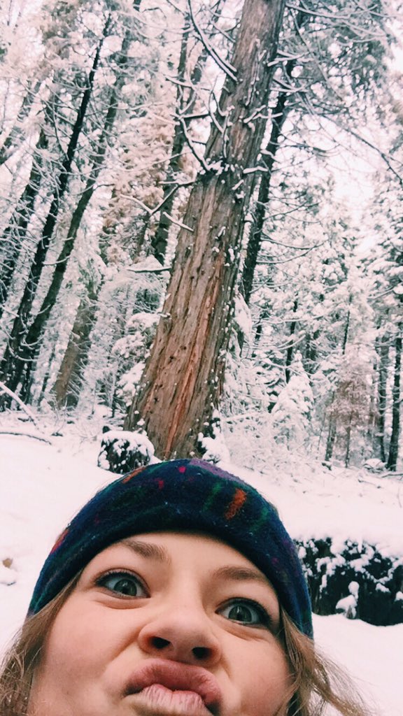 mikidubery's tweet photo. selfie in the snow #beincute 💘😂🙏🏻💓🤔🤗😌😏💋😝💘💘💋💓💘 https://t.co/LVNvxvyFdz