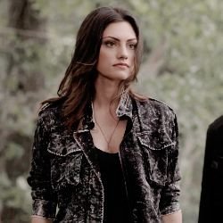 Thevampiresrol's tweet photo. @xHMarshall_VO #ocupada https://t.co/4Zbp5c9nCv