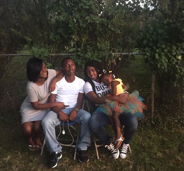 Loudpack__twan's tweet photo. Happy 18th birthday from your girls❤️ https://t.co/B2N2ofWXoV
