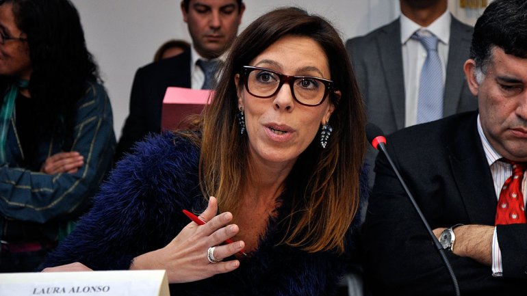 infobae's tweet photo. Nuevo gobierno: Laura Alonso estará a cargo de la Oficina Anticorrupción https://t.co/gsi9EuH0is https://t.co/MBSy81qA3q