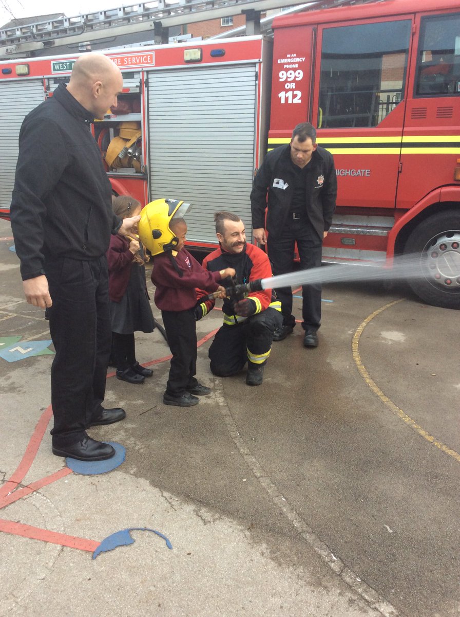 Oasisacademywoo's tweet photo. Such a fun and informative session by Highgate Fire Service today @HighgateFire #firemeninthemaking #creativewriting https://t.co/3O7JafIL1e