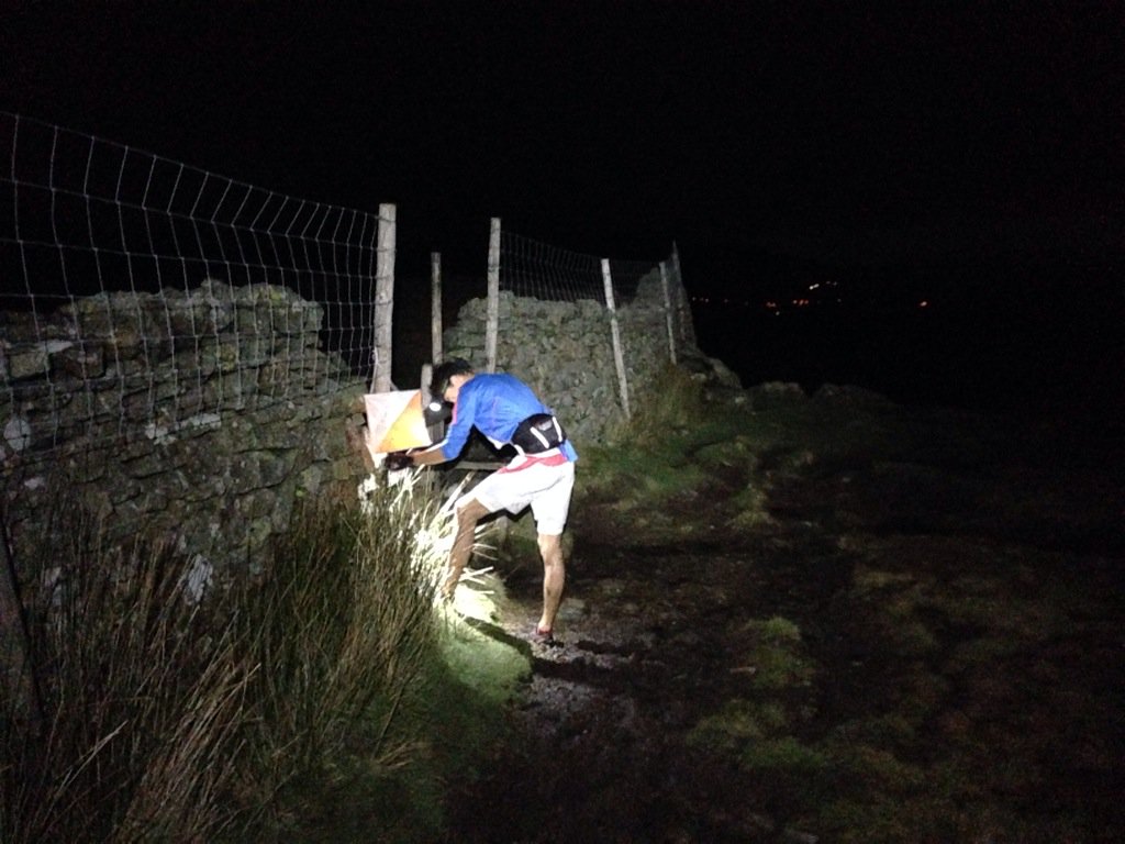 Leader <a href="/Das_Barron/">Martin M-B</a> 'dibs in' at summit of Walla Crag in tonight's <a href="/Kong_Adventure/">Kong Adventure</a> headtorch fell race #keswick