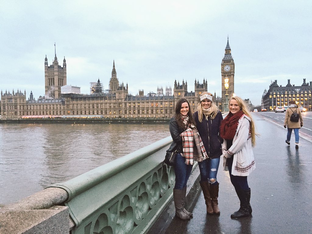 sierranicolew8's tweet photo. London 🇬🇧 https://t.co/fpEJJhAluH