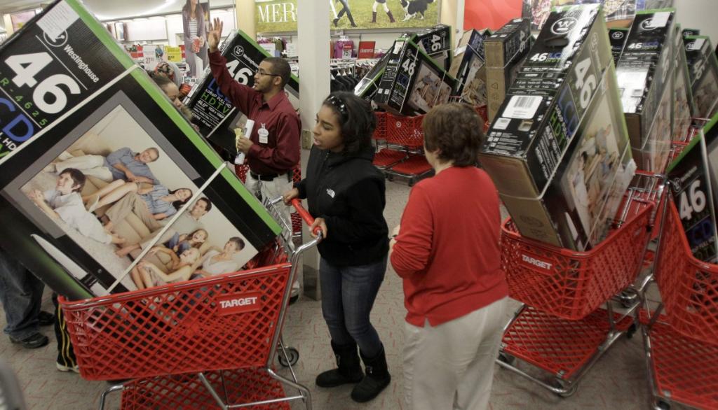 Forbes's tweet image. Data shows that tech deals aren't among the best on Black Friday onforb.es/1lKreKd