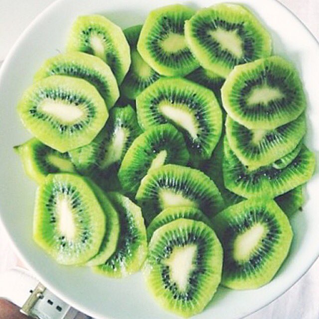 LAAAABELLE's tweet photo. #kiwi https://t.co/udmuGXgrgG