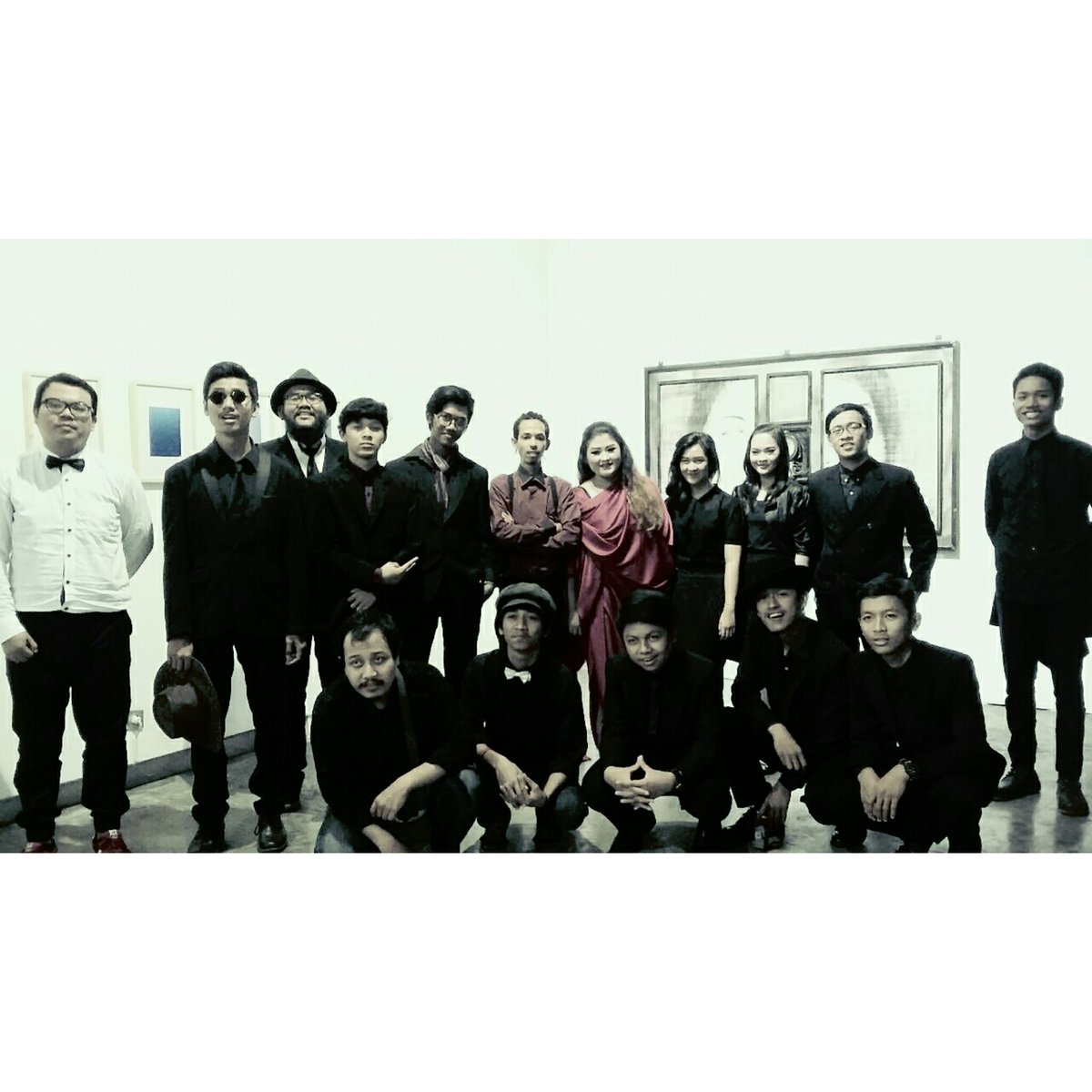 Foto sblm launching album &amp; bukunya <a href="/HalfElevenpm/">Half Eleven pm</a> "Sound of Liturgi" sukses selaluuu :)