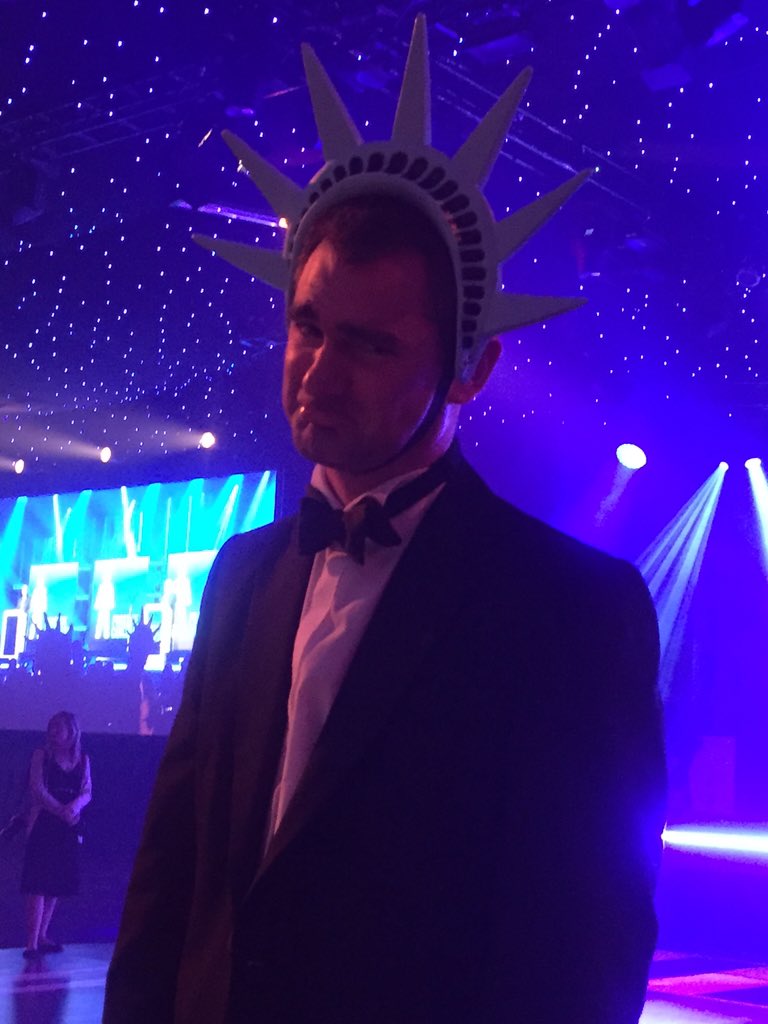 emmaoak's tweet photo. New York New York theme at British Travel Awards... Happy client #wearesolutions https://t.co/QW4Ah1omF8