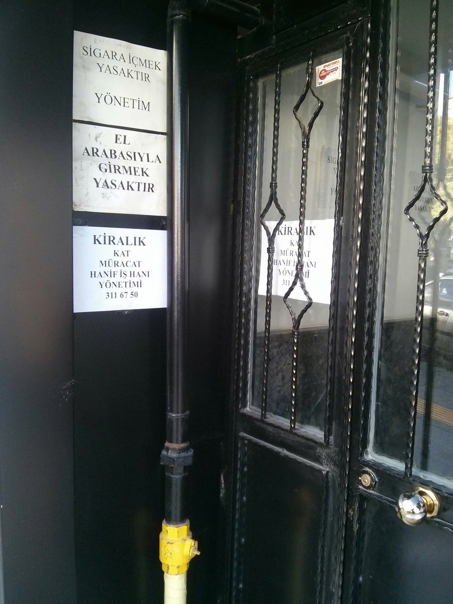 Ulus'ta sıradan bir apartman :D