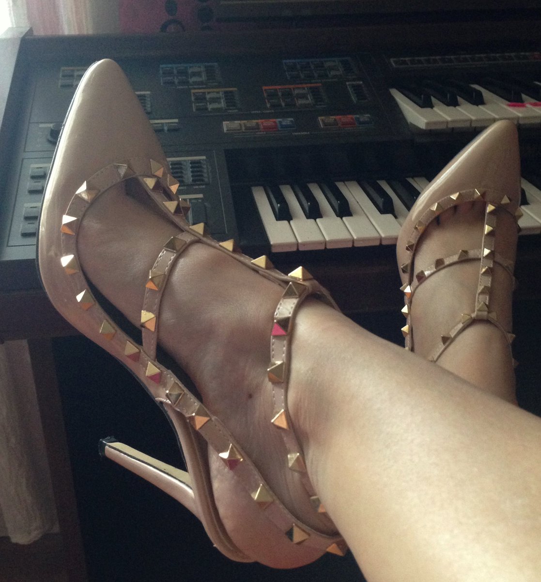ellenafeet's tweet photo. I'm waiting you on https://t.co/l4w7Z9Ej0K https://t.co/45TeWQCrSo