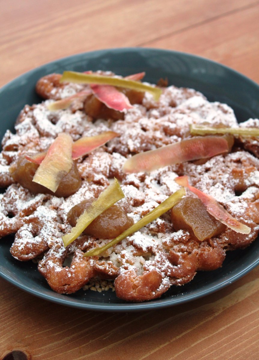 wagstaffchicago's tweet photo. Happy Thanksgiving Eve #Chicago! Save room for @CindysRooftop dessert tmrw.. #VandermillCider Funnel Cake, anyone? https://t.co/KxeCIzB3Bk