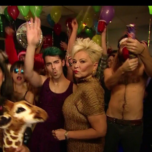 joejonas's tweet image. Gettin down with @therealroseanne