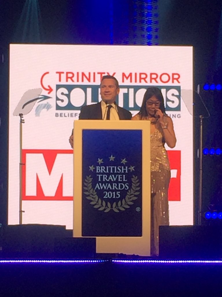emmaoak's tweet photo. Our lovely Sales Director and travel editor presenting some awards #wearesolutions https://t.co/WN5zWsgMsY