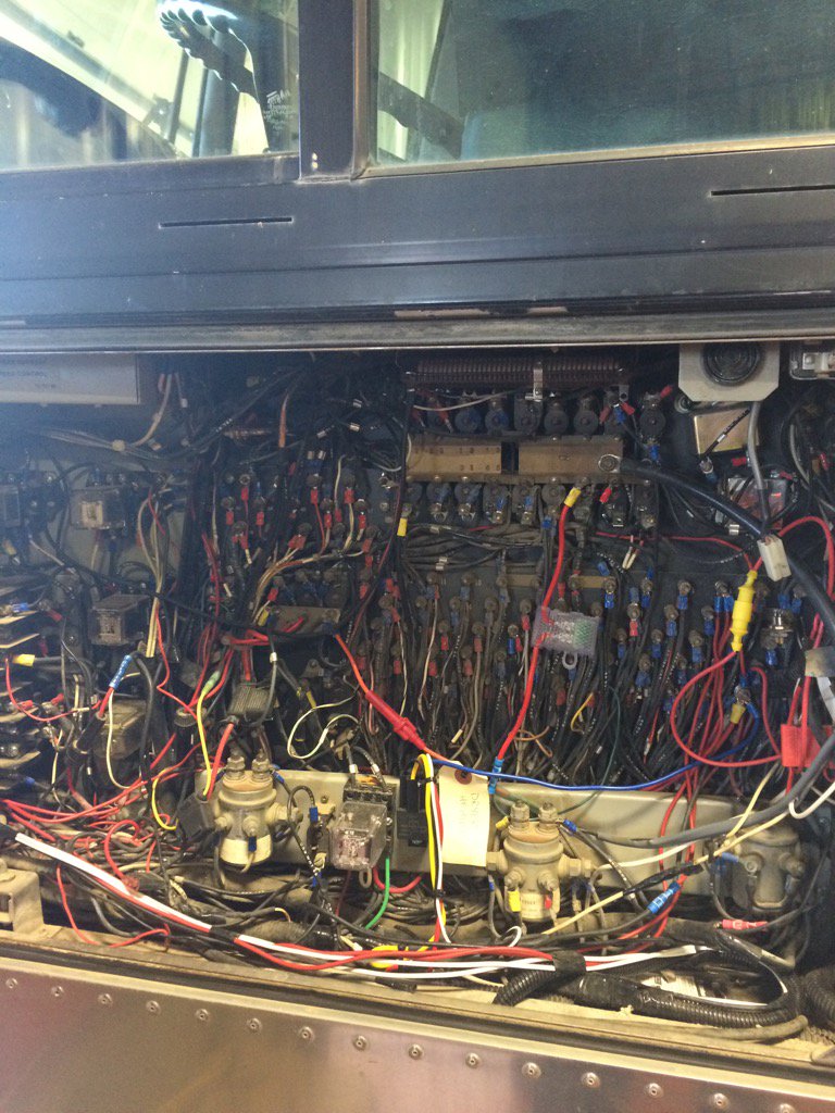 chiefcoutts's tweet photo. Someone said cut the red wire??  Anyone know which one??  #cuttheredwire #fire #rescue. https://t.co/rq9A6PeBJm