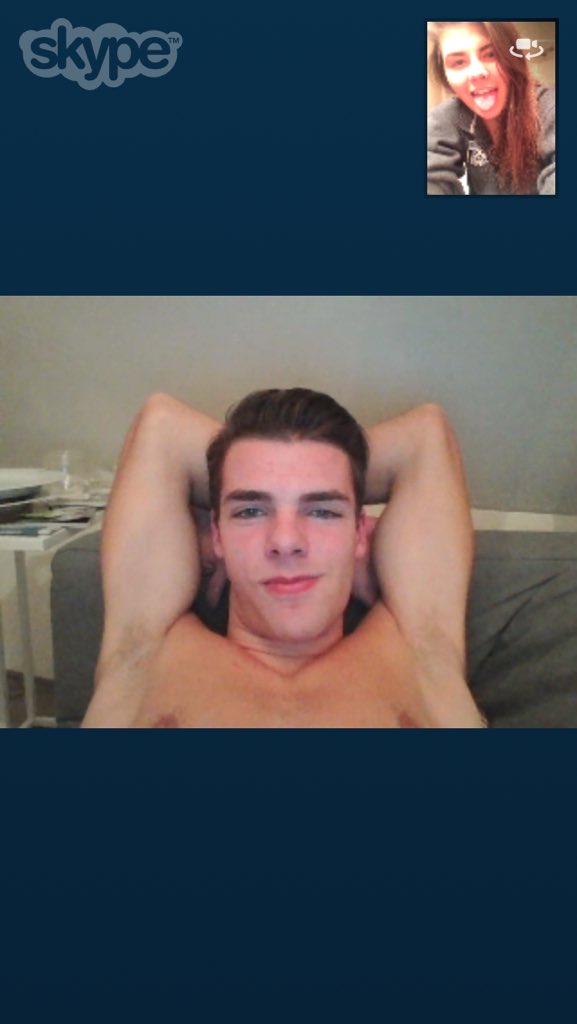 LyDa22_AlYsSa_'s tweet photo. My big 14th grade model of a bestfriend 😂 #GottaFlexForTheLadies https://t.co/0WqPFYwl7d