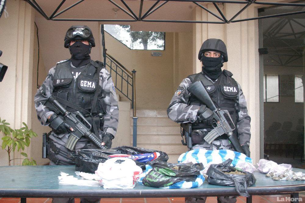 NARCOESTADOS's tweet photo. @NARCOESTADOS Grupo Especial Móvil Antinarcóticos #Ecuador https://t.co/Pn76NKuXHQ