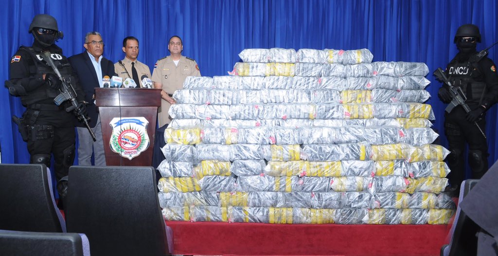 NARCOESTADOS's tweet photo. @NARCOESTADOS DIRECCIÓN NACIONAL DE CONTROL DE DROGAS #DominicanRepublic https://t.co/2IAKqCDitB