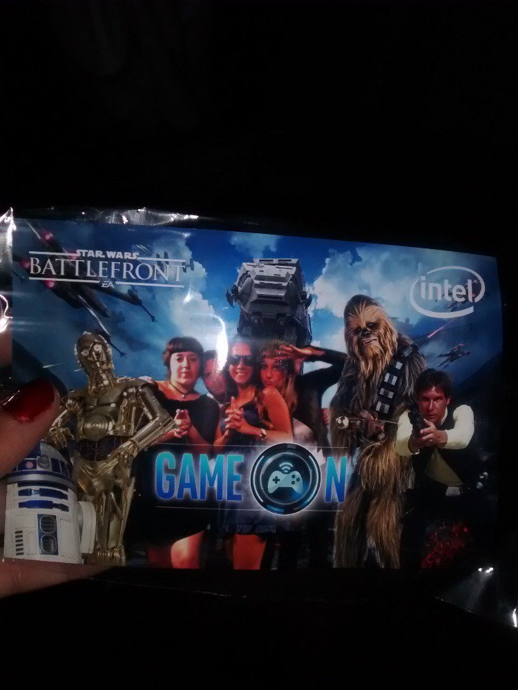 agusjas's tweet image. #IntelgameOn
