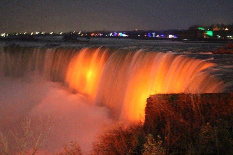 ZontaIntl's tweet photo. Zonta clubs join for walk as Niagara Falls is bathed in orange #ZontaSaysNO #16Days… https://t.co/AauyIgJFW8 https://t.co/gRHlPSF61R