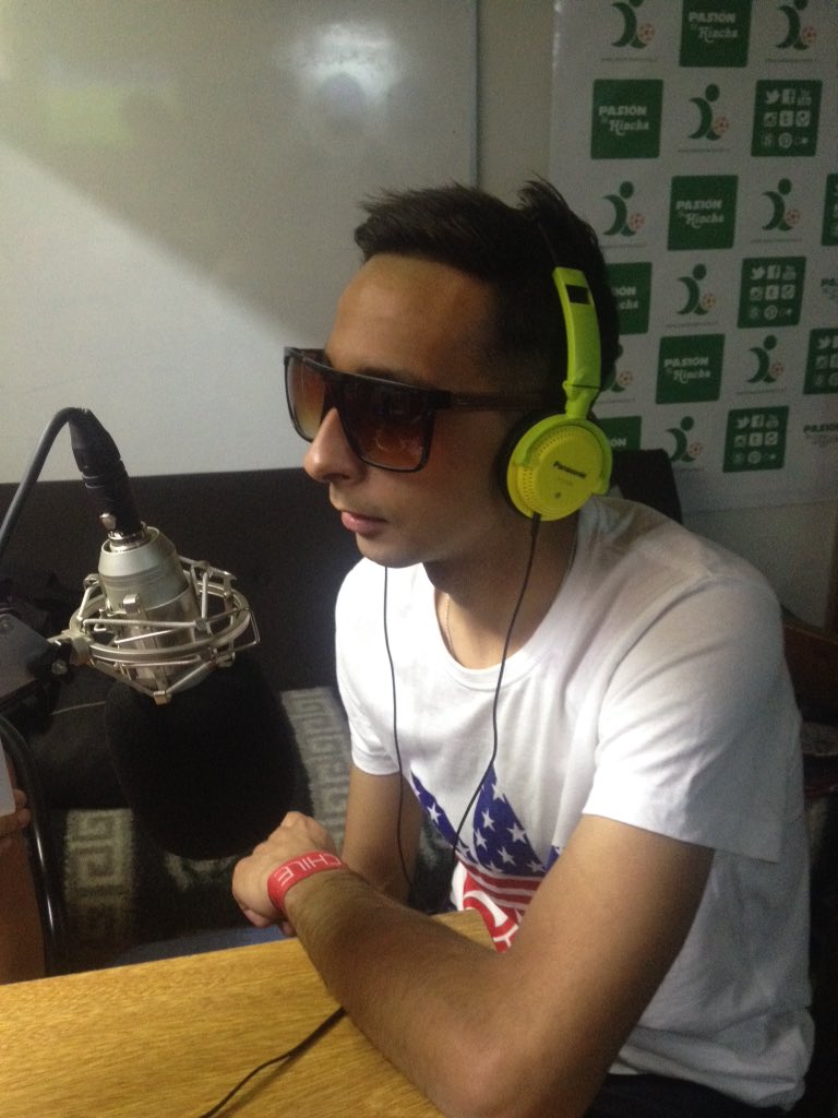 PasiondeHincha's tweet photo. Escucha a #LaBrigadaA en #LaFundaAlAire de la @FundacionDPUS - Click Acá : https://t.co/JBLOGNjP1a https://t.co/k2gp49W64S