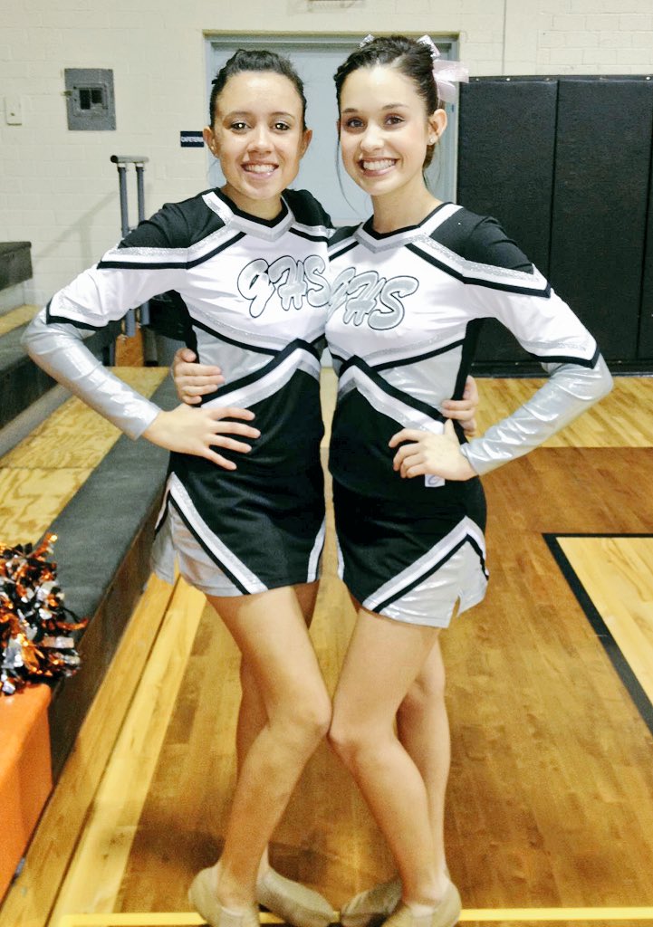 MyrandaDanae's tweet image. Happy Birthday to little baby @karissaamariee7 🎈🎉 Love you!❤️ #cantwaitforthisweekend