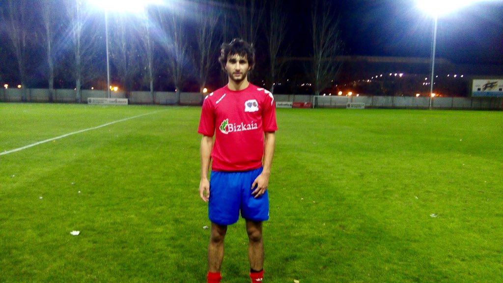 SDLEIOAoficial's tweet photo. Endika Kareaga, del @SDLEIOAoficial Juvenil A, ha empatado 2-2 con la selección de Bizkaia ante La Rioja en Logroño. https://t.co/zahNaqK7Vm