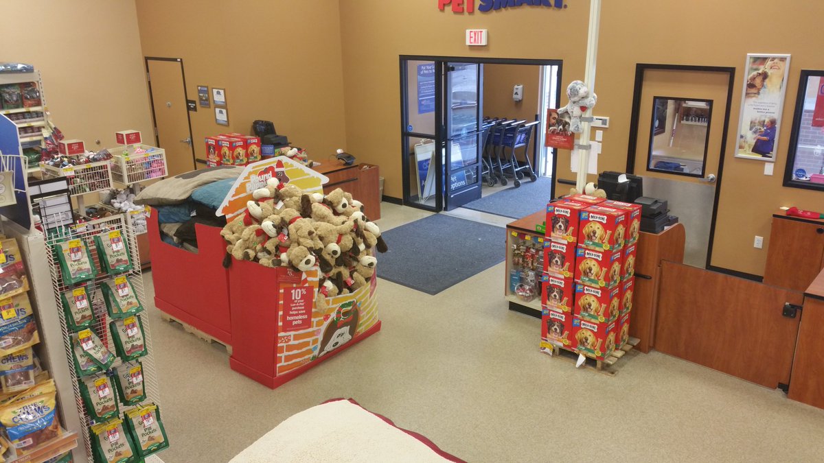 PetSmart tweet media