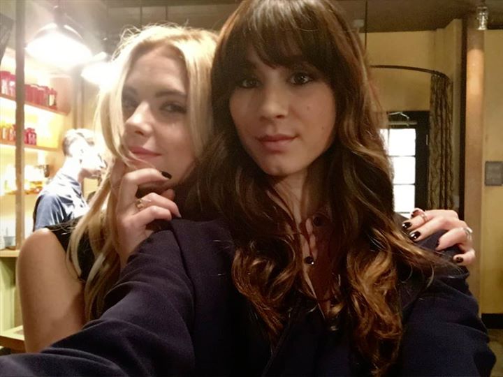 FreeformTV's tweet image. RT if you were obsessed with yesterday’s #FiveYearsForward #PLL special!