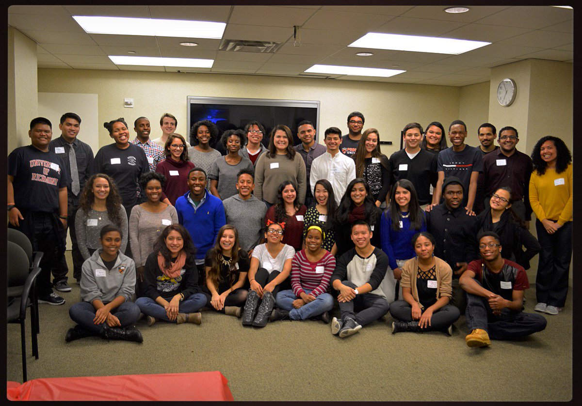 LEDA_Scholars's tweet photo. Thank you for coming to the #LEDAFallDinner, Scholars! It was so great to see all of you yesterday! https://t.co/OuhMksr9xa