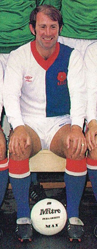 ScotsFootyCards's tweet photo. Best boots EVER! #redstuds #HowardKendall #BlackburnRovers #Shoot! 1980-10-18 https://t.co/IHrw3eZmd4