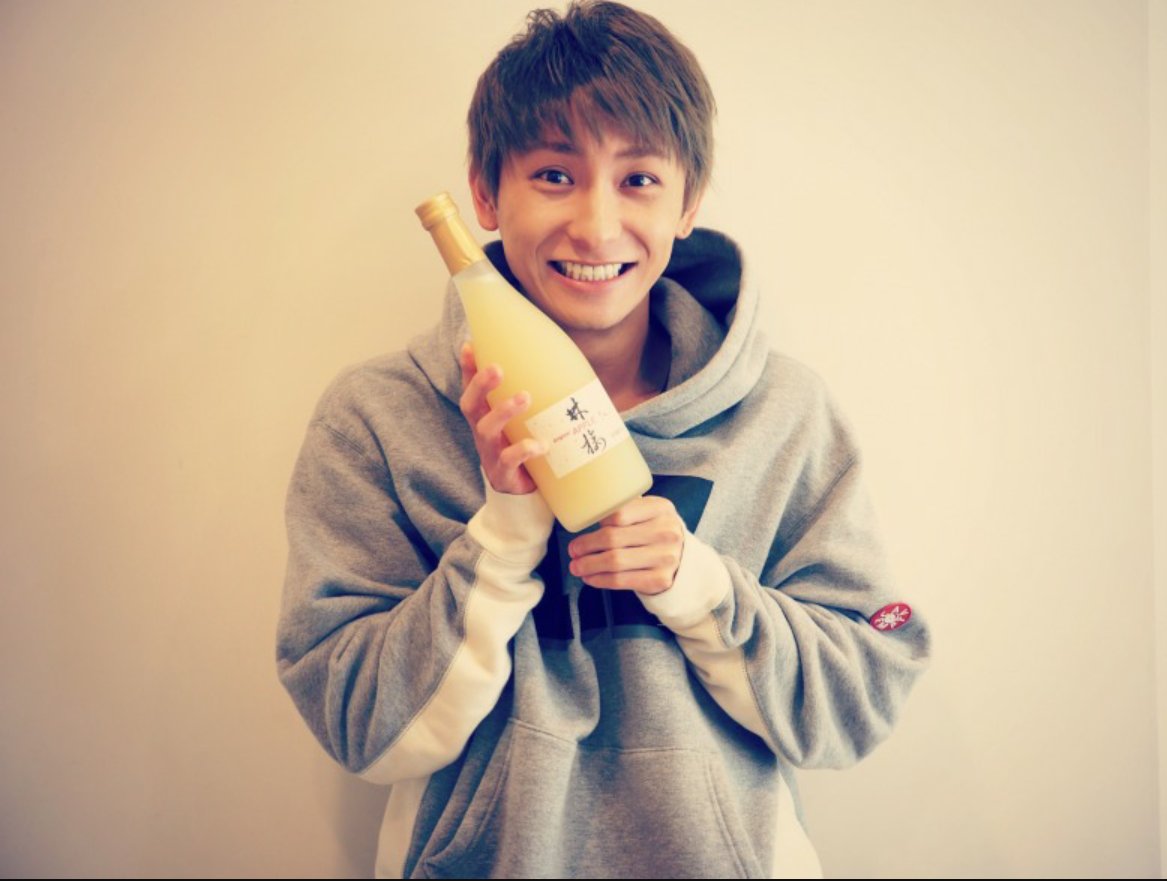 ﾐｰﾁｬﾝ 虎ガール a専垢 與さんはっぴバーーーー クールシャイな與さんも かわいい與さんも 笑顔な與さんも全部大好きです これからもがんばってください 與真司郎誕生祭 與真司郎26thanniversary T Co Zhrangpbec Twitter