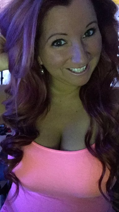 Curly Q #curlyhairdontcare 💋🍒 https://t.co/zKKdZRF8qZ<a href="/tag/curlyhairdontcare"class="tags">#curlyhairdontcare</a>